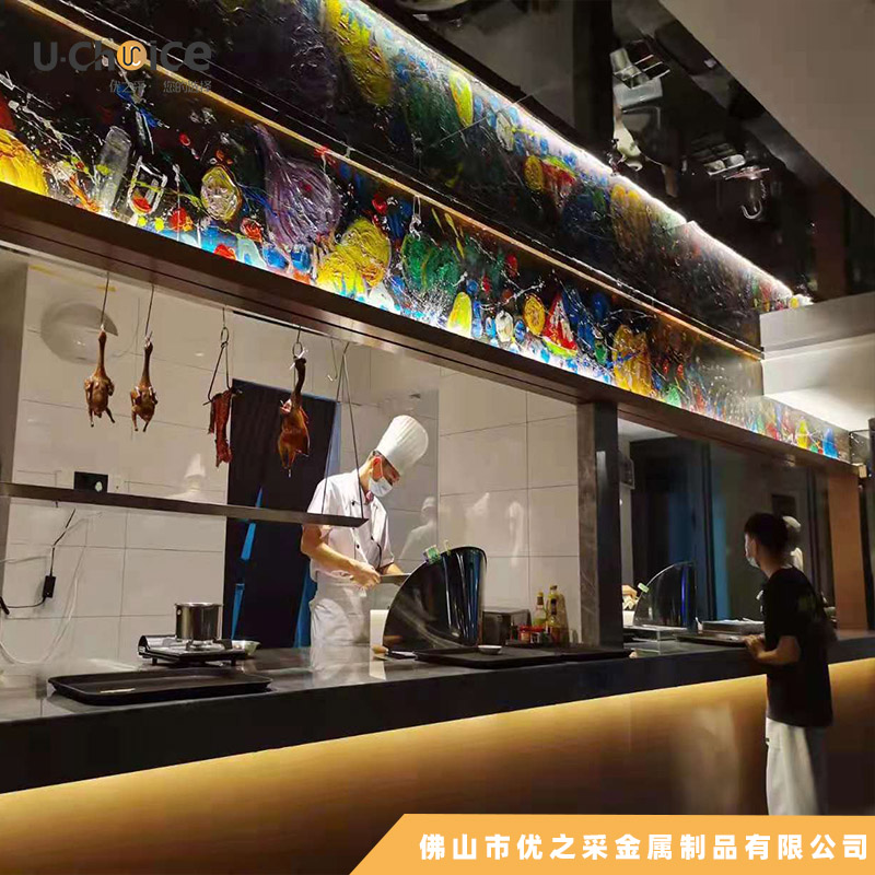 餐廳鏡面不銹鋼吊頂，成為流行趨勢！